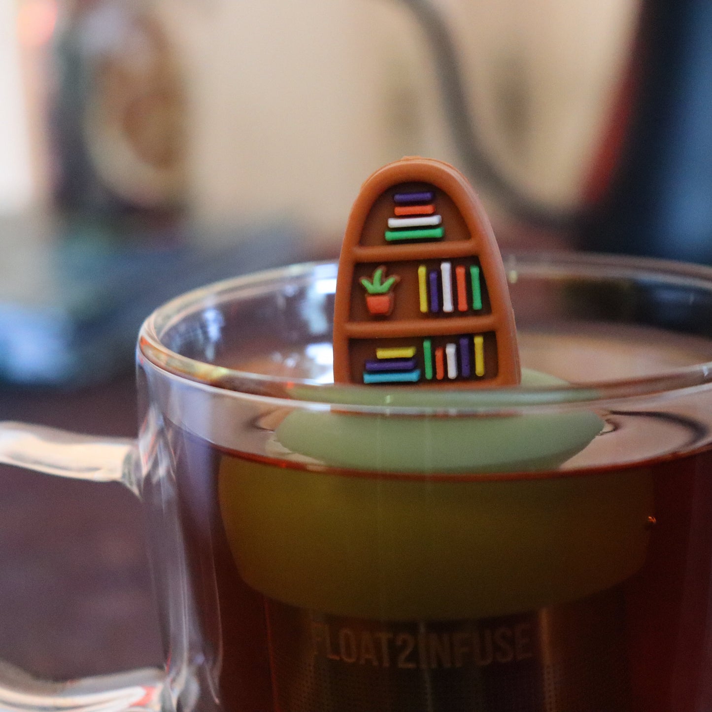 Floating Plant Bookshelf Tea Infuser